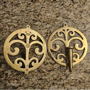 2 Vintage Virginia Metalcrafters brass wall sconces
